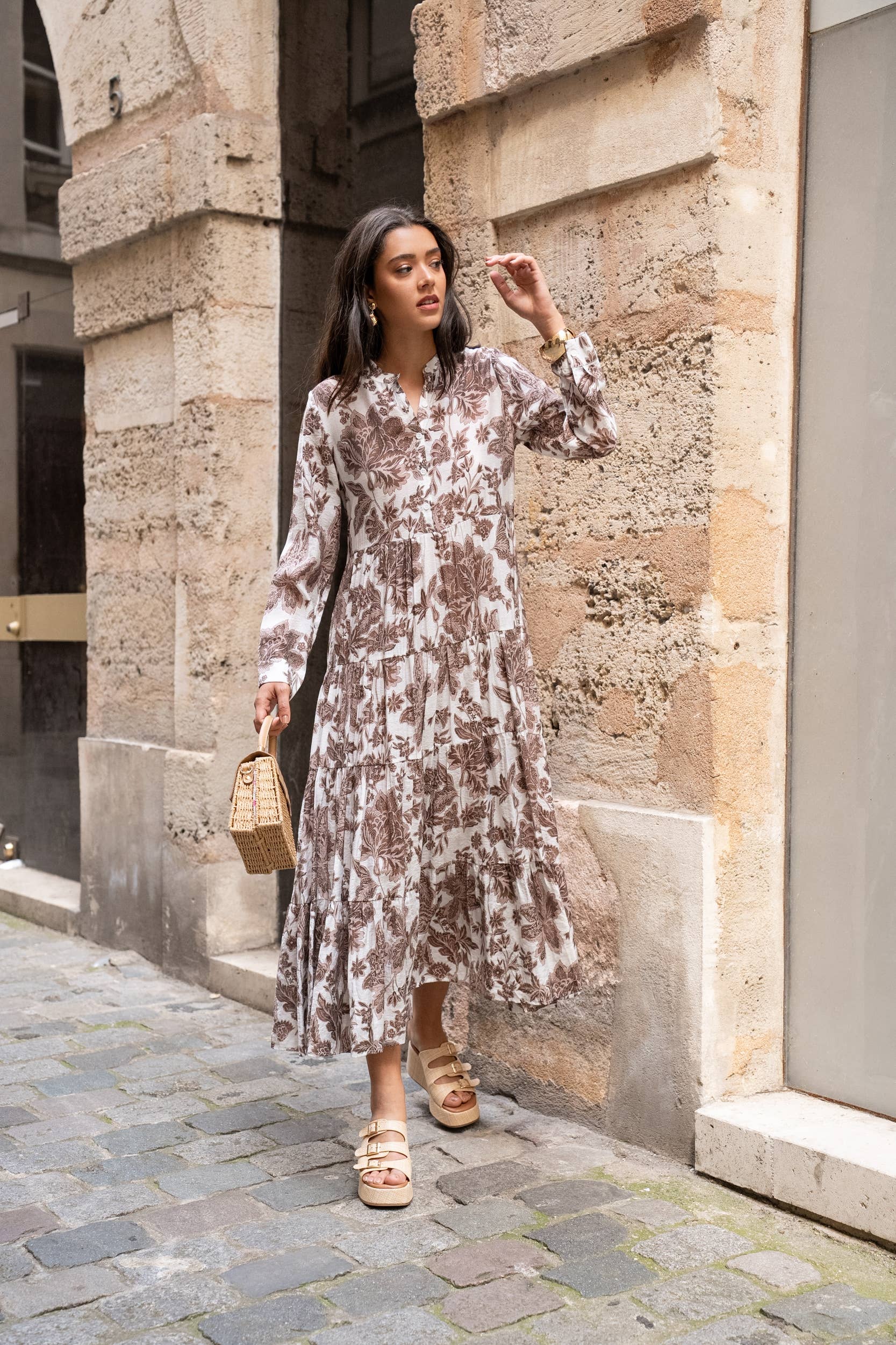 Choklate Paris Maxikleid Marbella in Schokobraun & Weiß Blumenprint Viskose-Seide