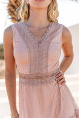 Choklate Paris Kleid Nikky Rosé aus Plumetis-Tüll mit feinen Punkten