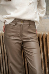 Lulumary Kunstlederhose Latte mit geradem Bein