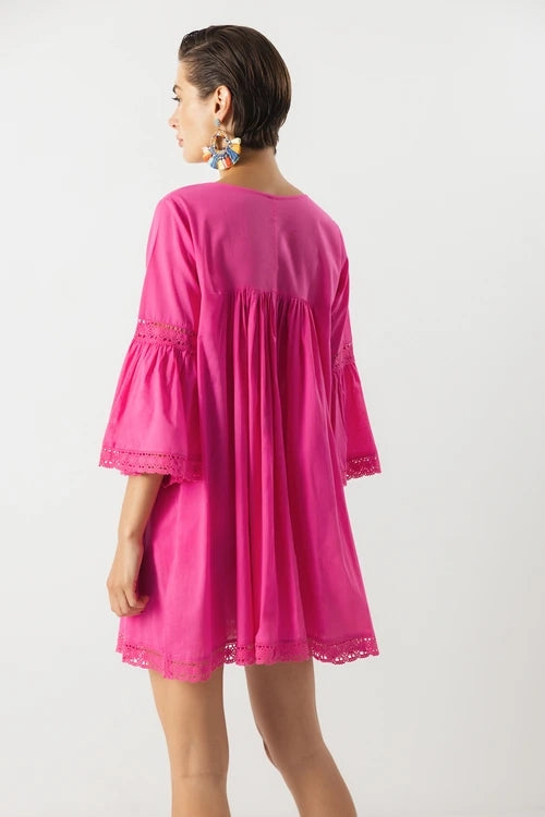 Kurzes Baumwollkleid von Lanidor in Pink - Romantik trifft Sommerfeeling