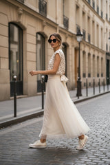 Choklate Paris Top Maguie mit Schleifenverschluss – Ecru mit schwarzen Punkten