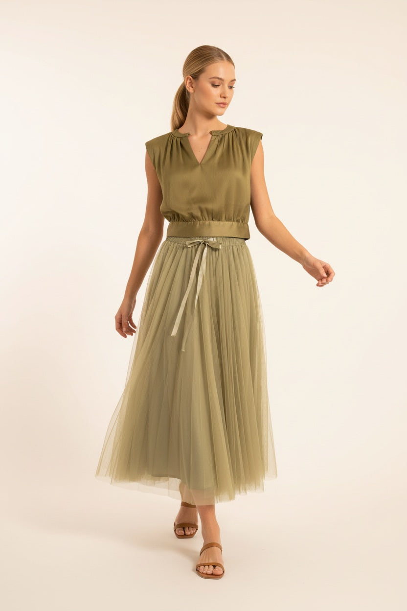 Choklate Paris Satin-Top Maguie Olive mit Schleifenverschluss am Rücken