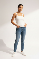 Choklate Paris geripptes Tanktop mit blauer Jeans