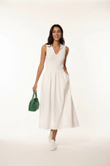 Choklate Paris Kleid aus raffiniertem Materialmix - Feinstrick-Oberteil mit Polokragen Weiß