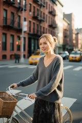 Choklate Paris V-Ausschnitt-Pullover Laura aus Wolle und Kaschmir Dunkelgrau