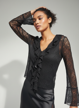 Choklate Paris Rüschenbluse - Dynamische Pose