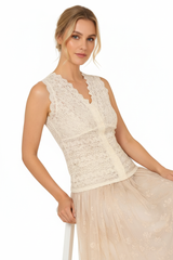 Choklate Paris Spitzentop - Natürliche Pose