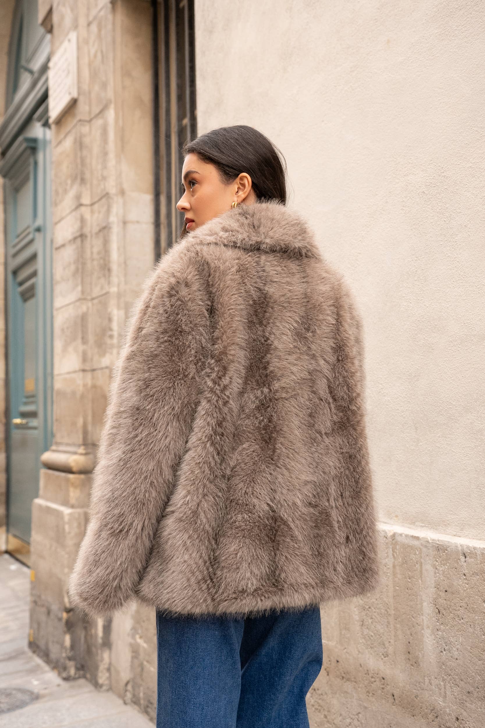 Choklate Paris Kunstfelljacke in Taupe - Luxuriös & Warm