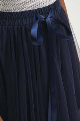 Langer Rock Aria aus Tüll SS26 - CK08077: Bordeaux / 2 S/M - 2 M/L