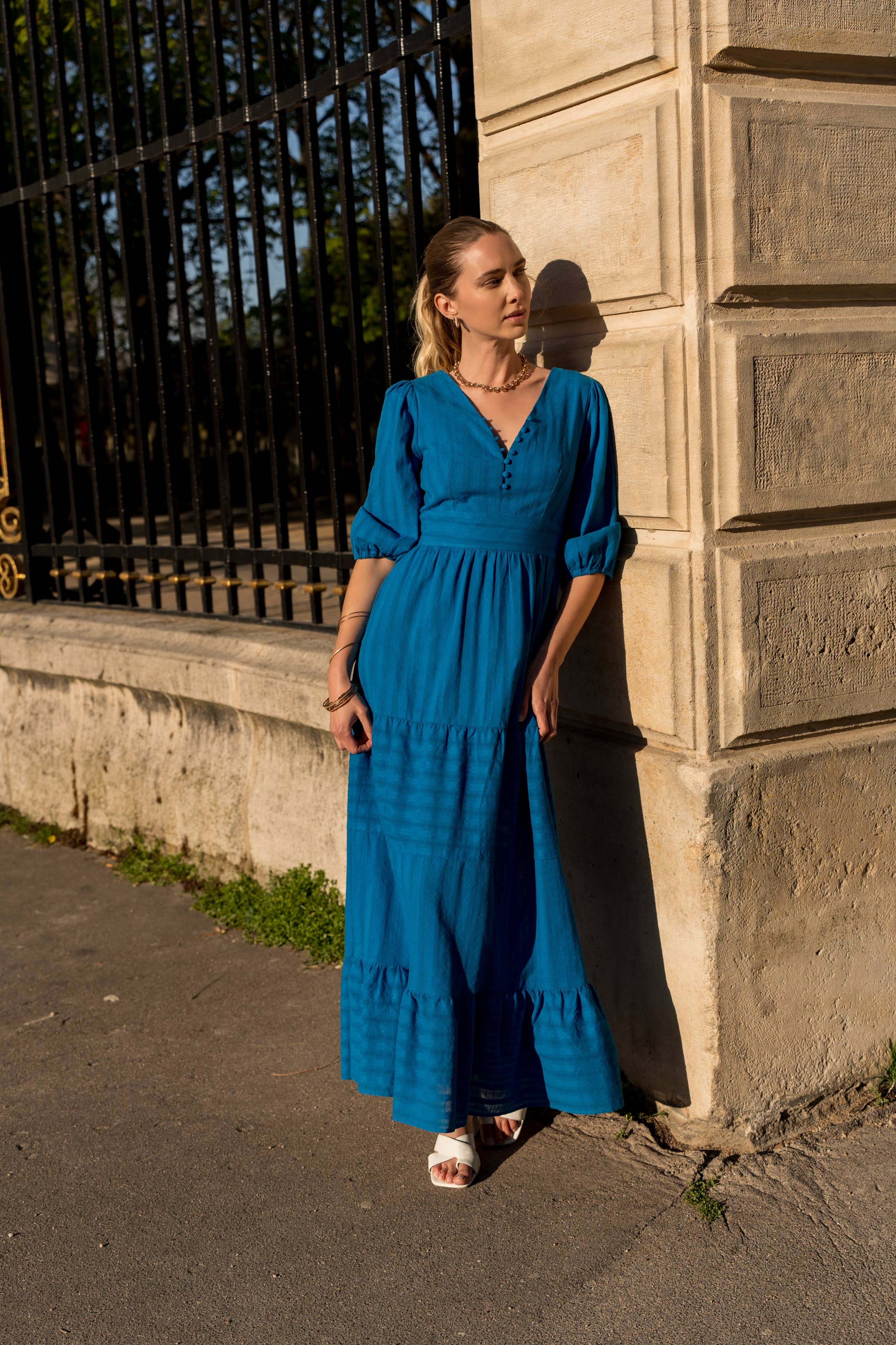 Choklate Paris Maxikleid Taylor aus durchbrochener Baumwolle Königsblau