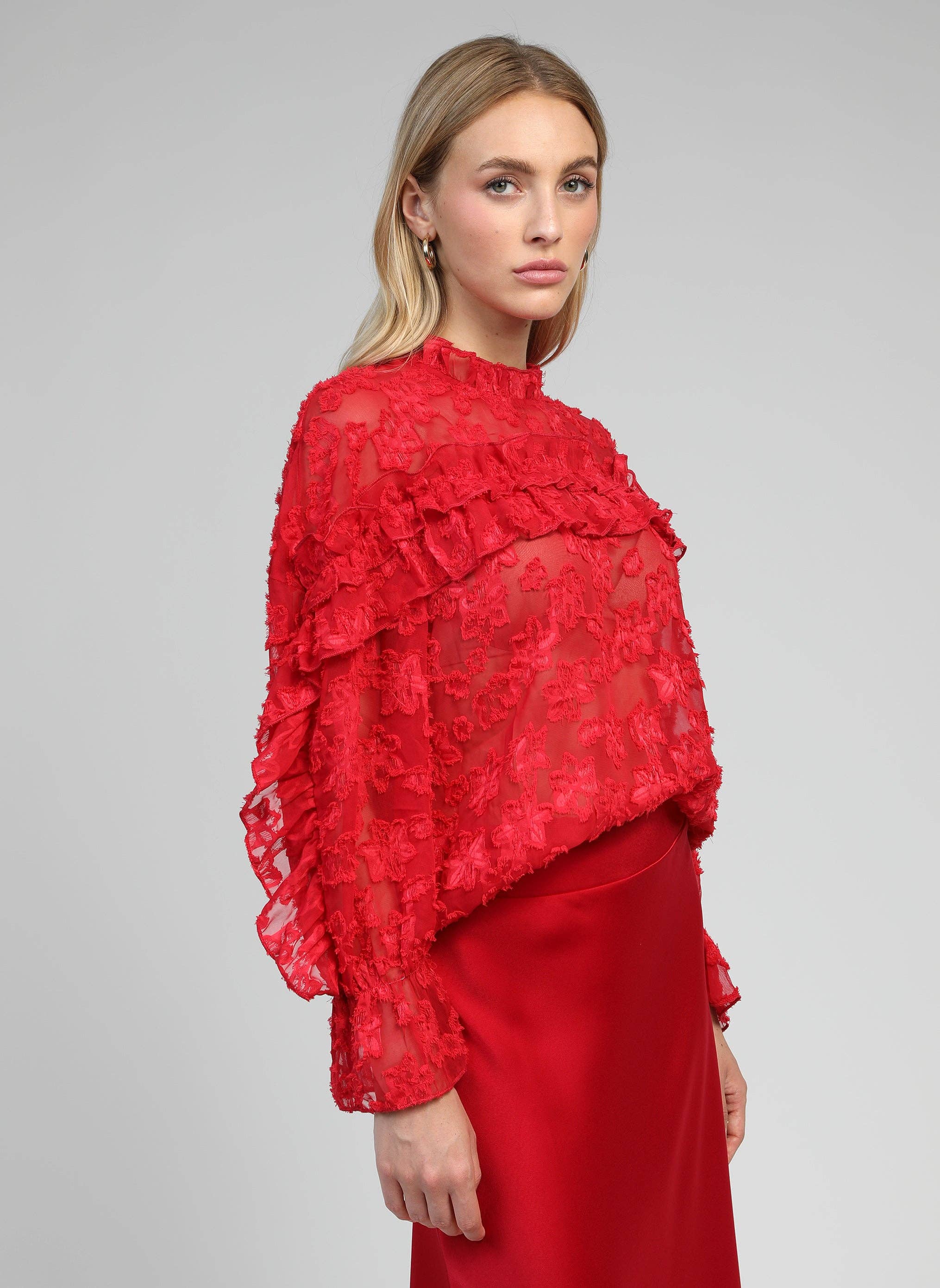 An'ge Paris Bluse Soely Rot - Jacquard-Semitransparent - Volant