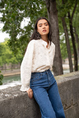 Choklate Paris Spitzenbluse "Adelaïde" mit Rüschenkragen - Ecru