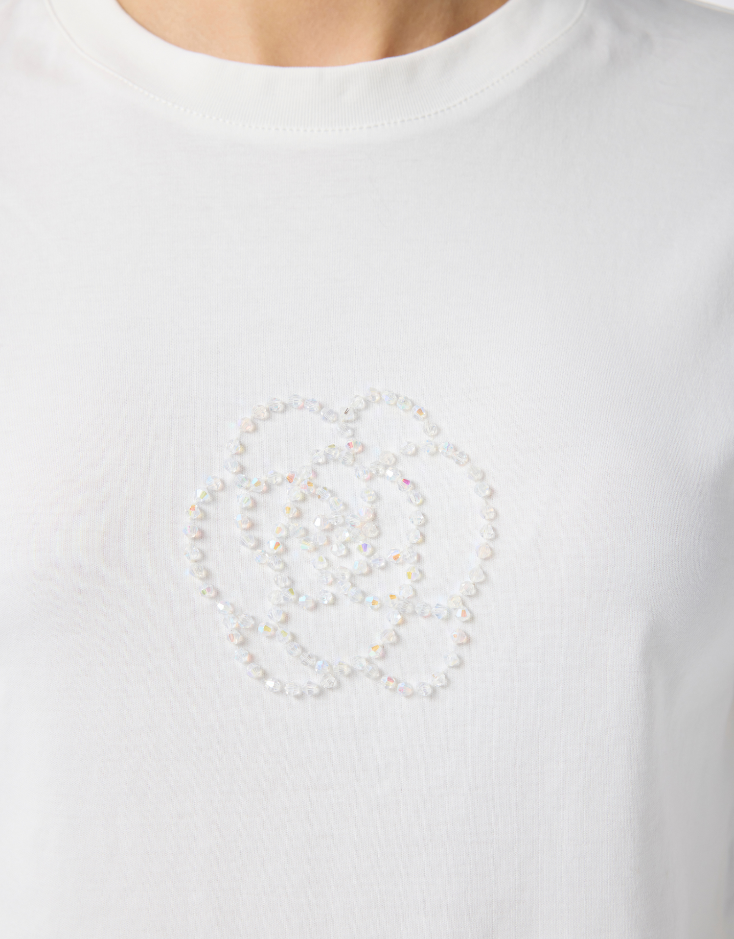 Leo & Ugo - T-Shirt "Carolina" in cremigem Weiß - Mit floralem Glitzerperlen-Design