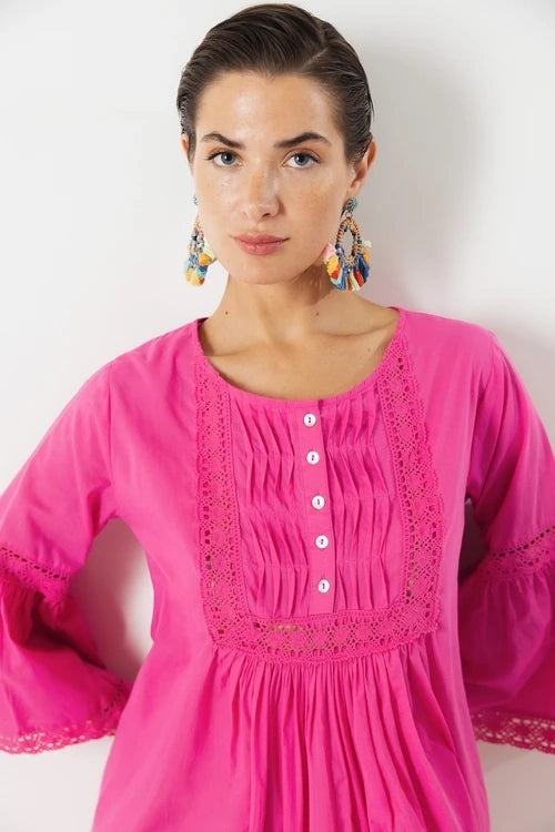Kurzes Baumwollkleid von Lanidor in Pink - Romantik trifft Sommerfeeling