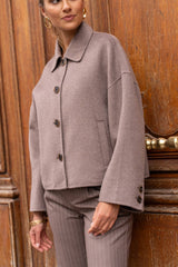 Attentif Paris handgefertigte kurze Wolljacke – Taupe