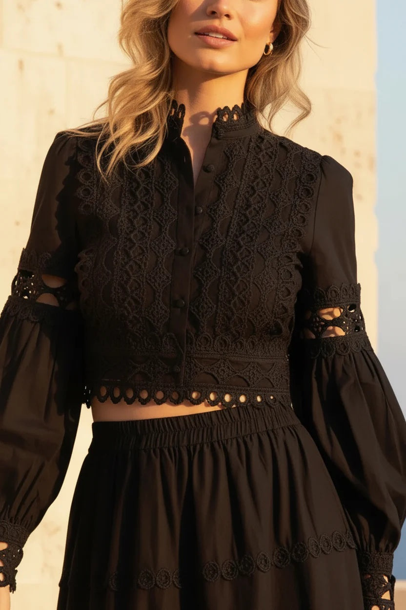 Choklate Paris Cropped-Bluse „Ellie“ Schwarz 100% Baumwolle mit Ajourspitze