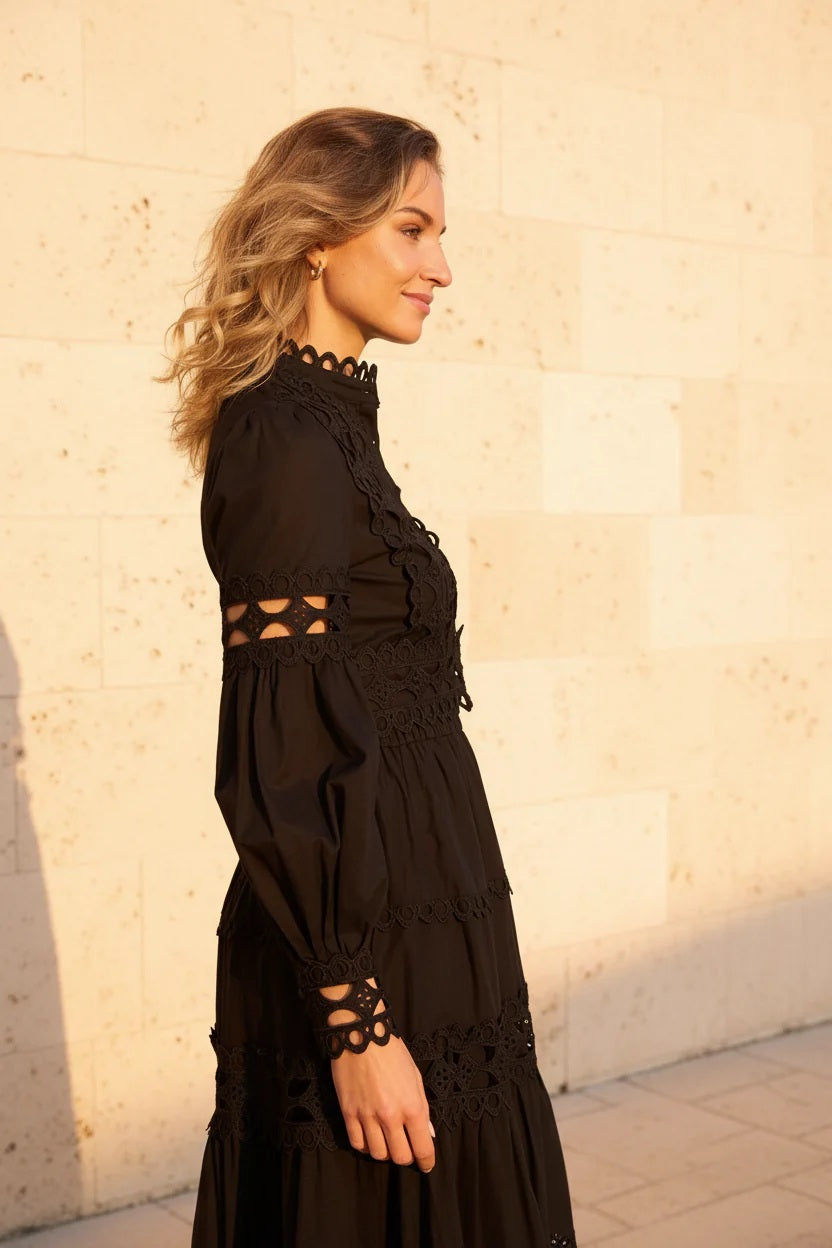 Choklate Paris Cropped-Bluse „Ellie“ Schwarz 100% Baumwolle mit Ajourspitze