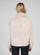 An'ge Paris Jacke Candice - Kunstfelljacke in hellem Taupe - Kurze Jacke mit Reißverschluss