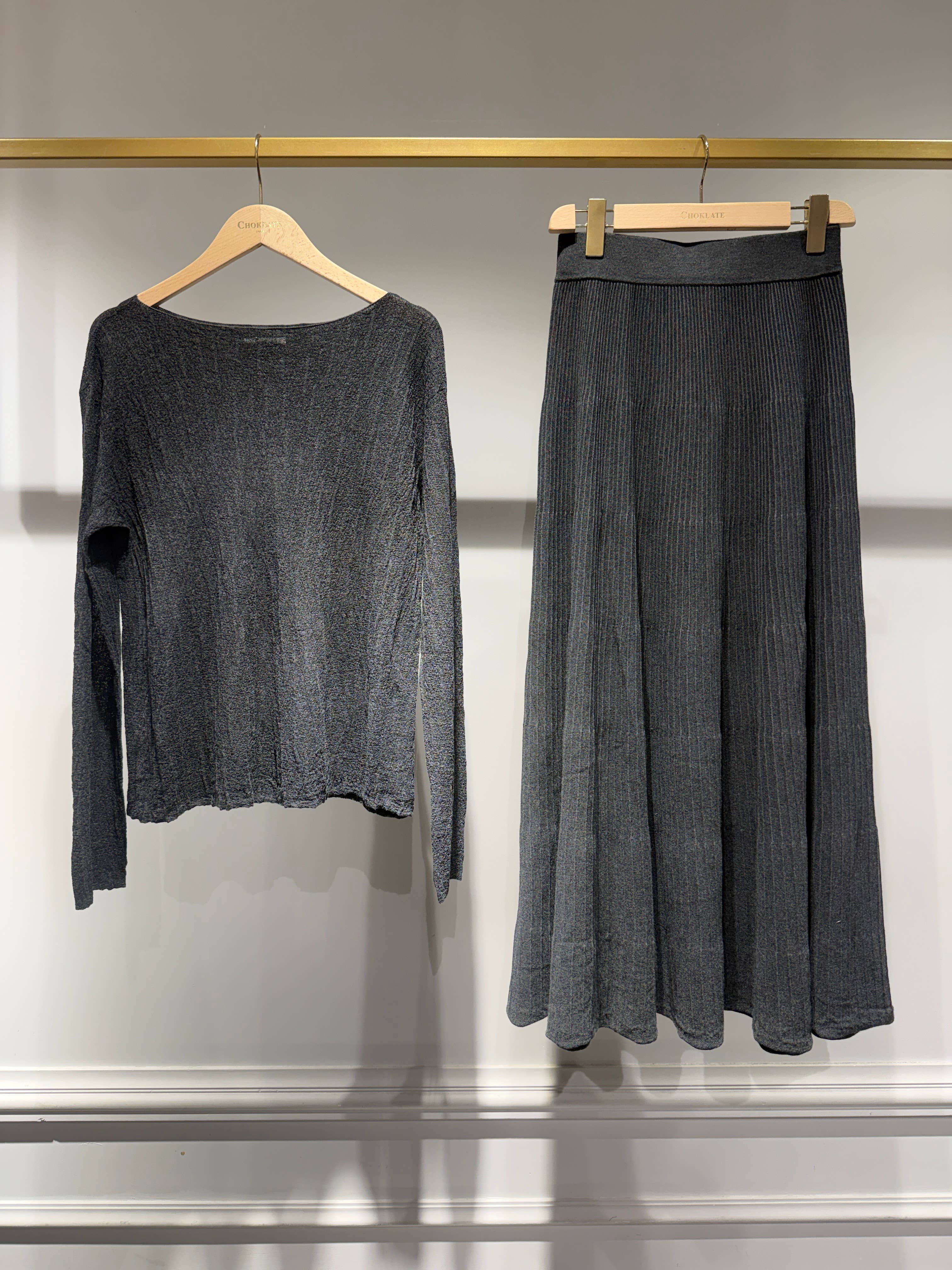 Choklate Paris langer Strickrock Grau mit Rippstruktur und hohem Bund