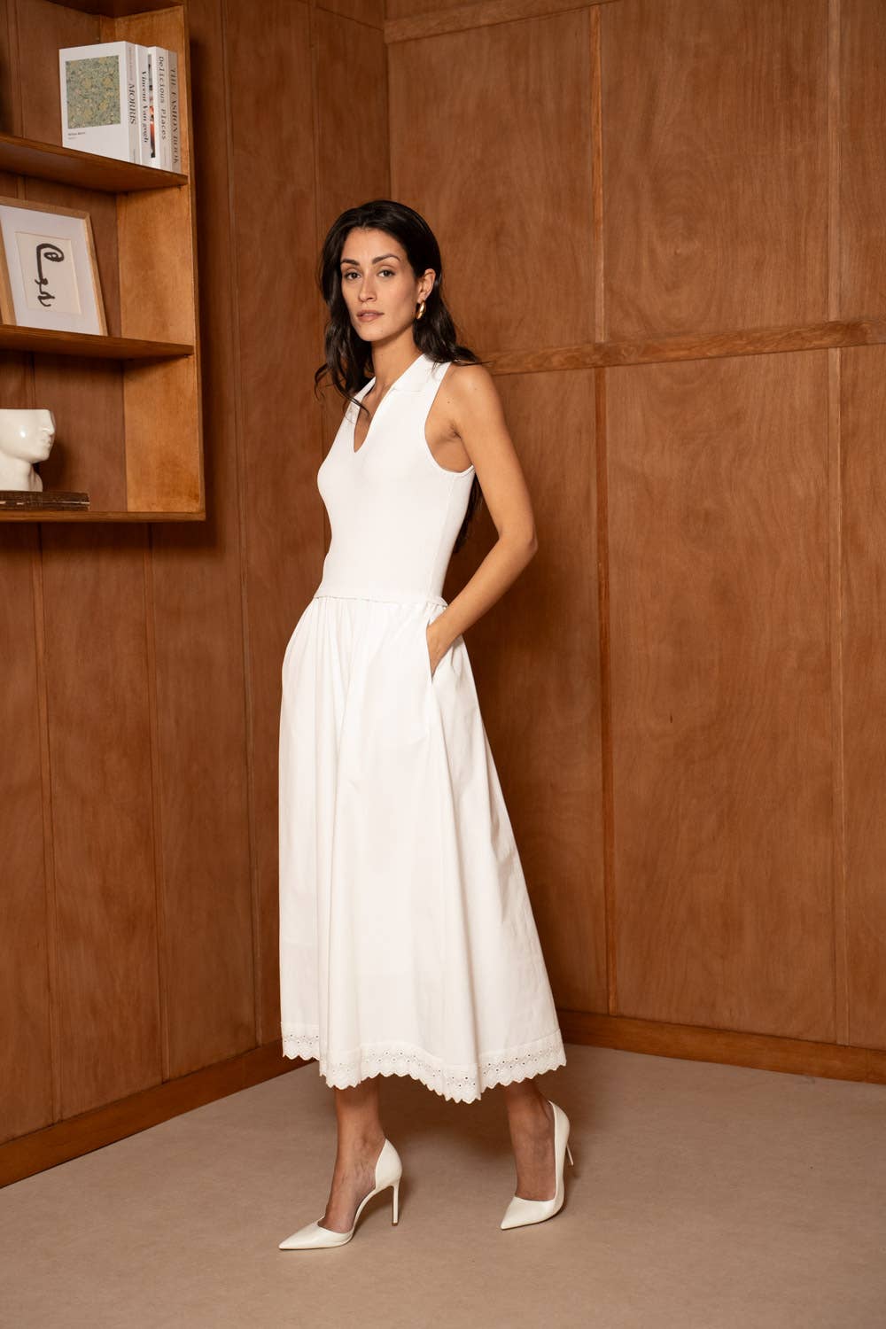 Choklate Paris Kleid aus raffiniertem Materialmix - Feinstrick-Oberteil mit Polokragen Weiß