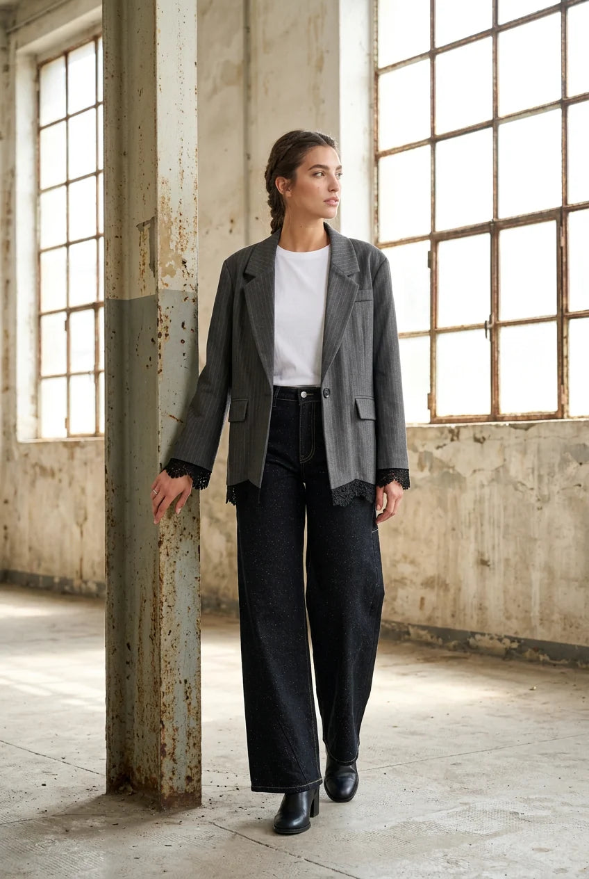 AN’GE Paris Blazer HANNABELLA in Grau mit schwarzer Spitze