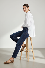 Lanidor Hemd und Ange Paris Jeans - Sitzende Pose