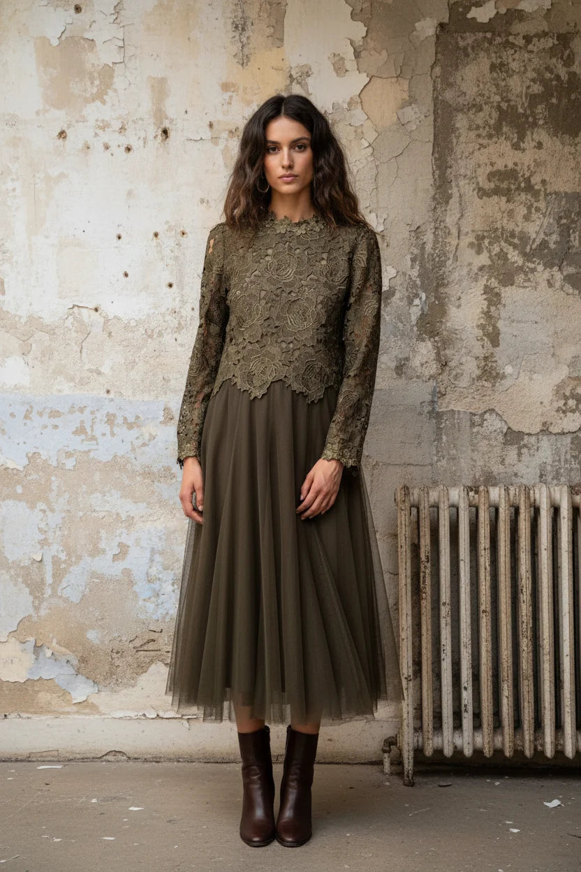 Lulumary Guipure-Spitzenbluse mit Rosenrelief Khaki