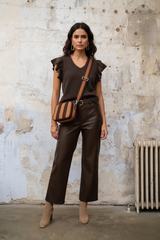 Lulumary Kunstlederhose Kaffee + Rüschenpullover + Lot83 Megan Crossbody – Editorial Loft
