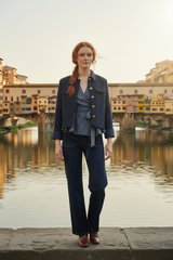 Lulumary Wickelbluse x Jeans x Choklate Paris Emy Tweedjacke – frontal Florenz