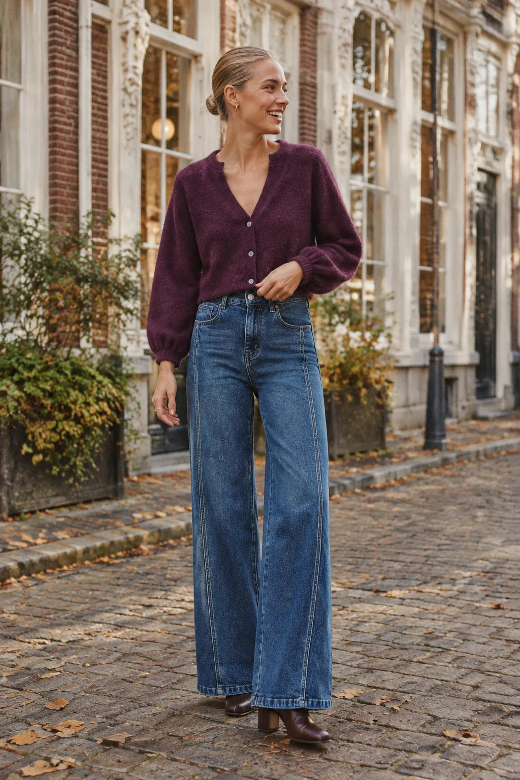 TAMBA flauschiger Strickcardigan mit V-Ausschnitt Old Mauve – Dunkle Pflaume