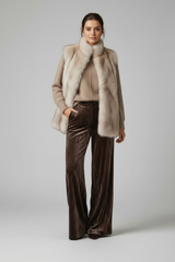 Outfit-Bild mit echtem Stehkragen