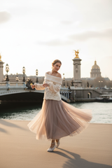 Produktbild - Rose Mode Pullover mit Carmenausschnitt und Choklate Paris Tüllrock Ambre in Paris