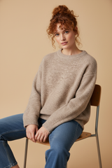 Produktbild - Zwillingsherz Rundhalspullover Taupe kuschelig oversized