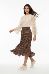 Stylisches Spitzenbluse Outfit