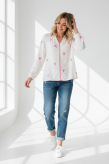 Zwillingsherz Bluse Gestickte Hummer - Natürliches Produktfoto