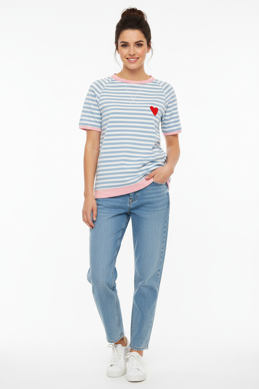 Zwillingsherz Shirt BW Streifen & Herz - Professionelles Produktfoto